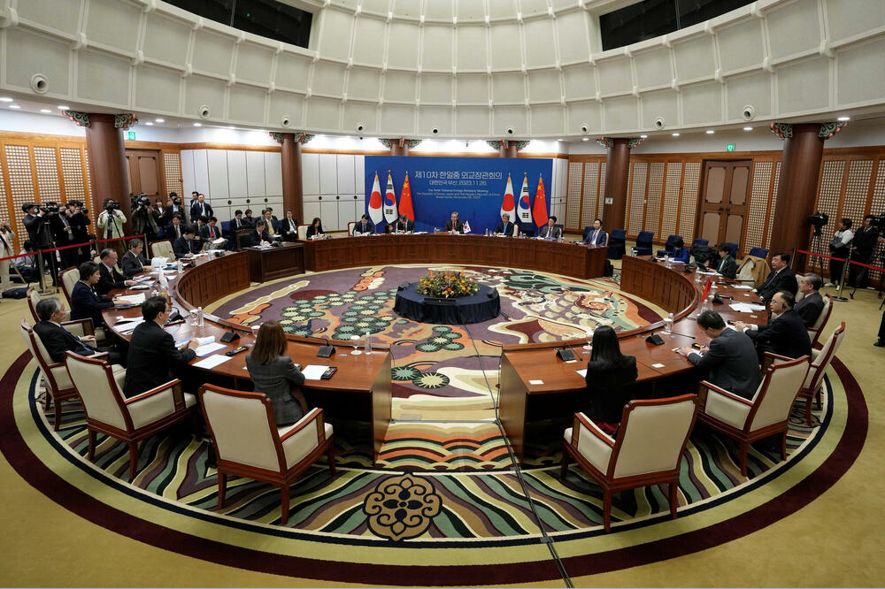 Sastanak ministara spoljnih poslova Južne Koreje, Japana i Kine u južnokorejskom gradu Busanu, Foto: Reuters