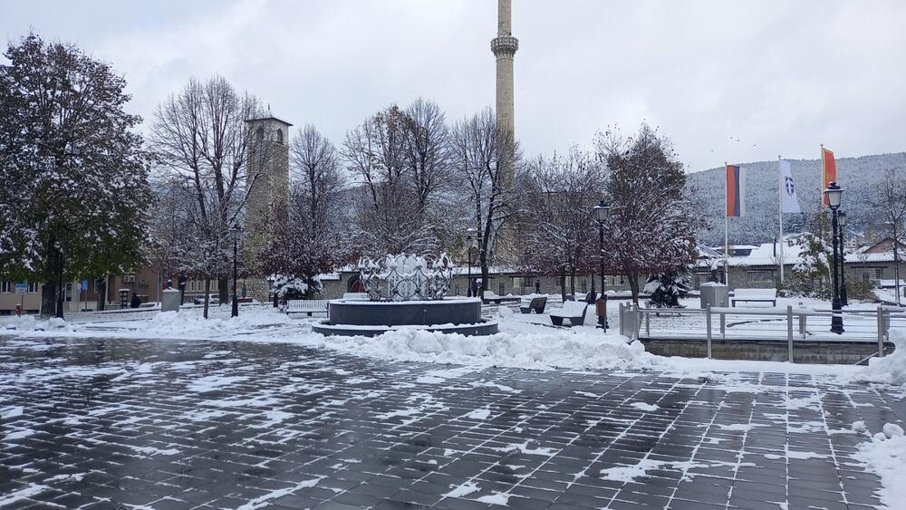 <p>Opština Pljevlja je ljetos, preko direkcije za izgradnju i investicije, u popravku fontane uložila oko 6500 eura</p>