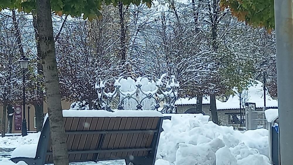 <p>Opština Pljevlja je ljetos, preko direkcije za izgradnju i investicije, u popravku fontane uložila oko 6500 eura</p>