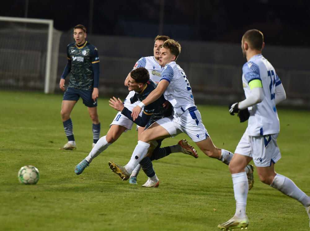 FK Sutjeska, FK Dečić