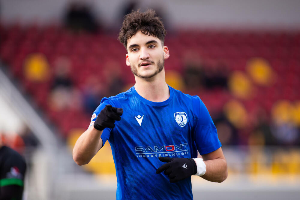 Iz plavog u plavo-bijeli dres: Balša Tošković, Foto: FSCG