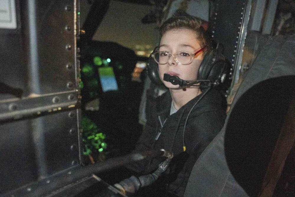 Ohad Munder (9) u izraelskom vojnom helikopteru