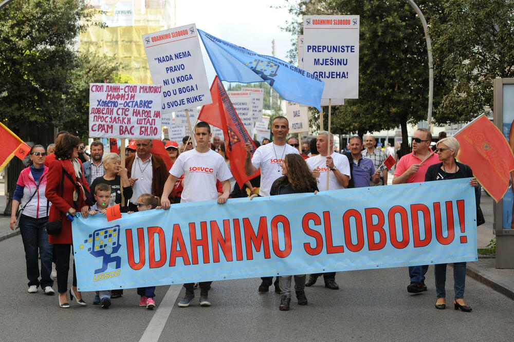 Zbog približavanja roka za zastaru očekuje se veliki broj novih sporova: Sa ranijih prvomajskih protesta, Foto: Savo Prelevic