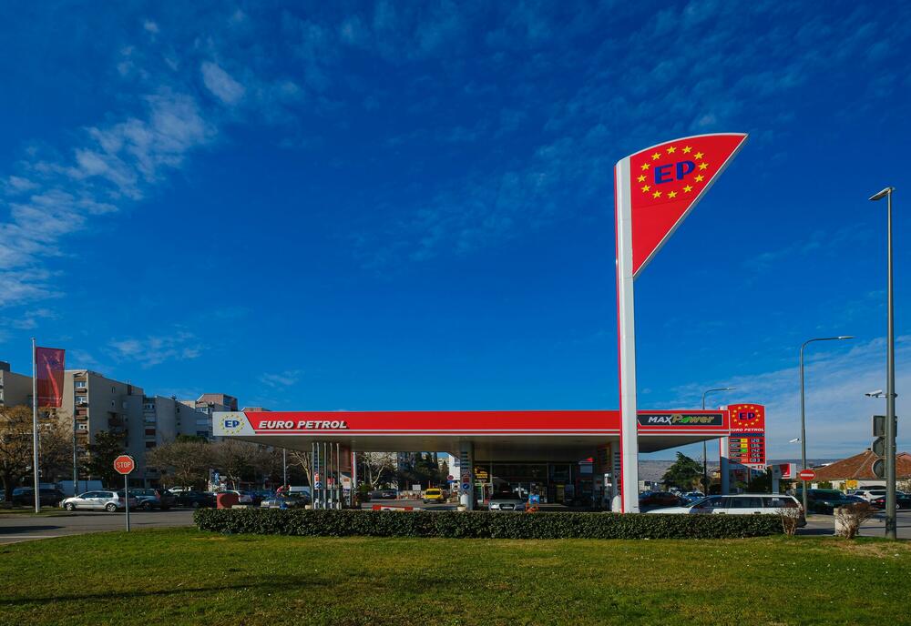 <p><em>Euro Petrol - Tvoj pouzdan saputnik na putu prema nagradi!</em></p>