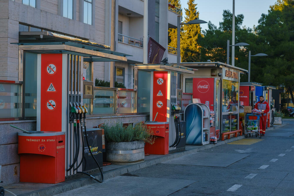 <p><em>Euro Petrol - Tvoj pouzdan saputnik na putu prema nagradi!</em></p>