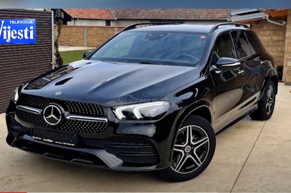 Mercedes kakav ima Milojko Spajić, Foto: Screenshot/TV Vijesti