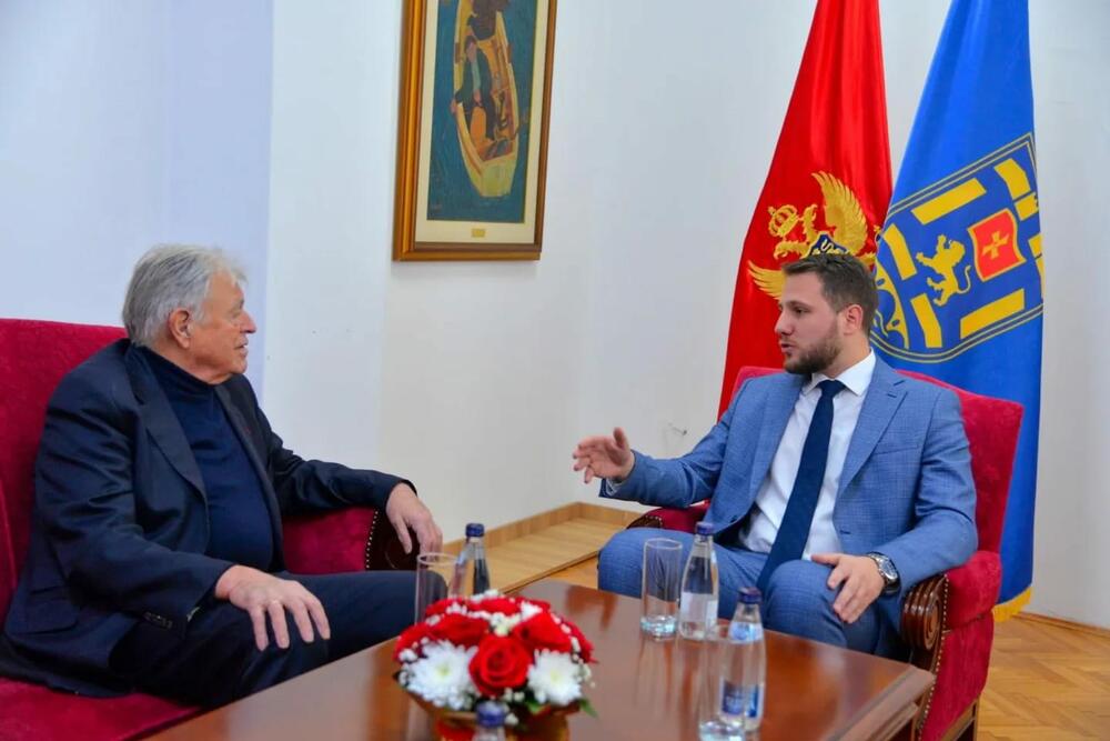 Predsjednik SO Nikšić Nemanja Vuković i Princ Nikola Petrović Njegoš