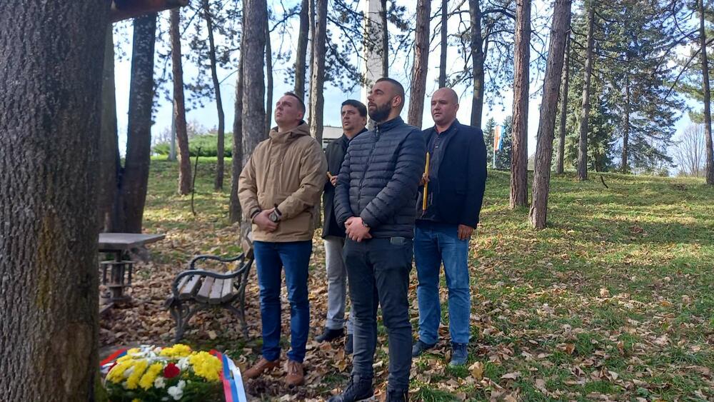 Spomenik na Stražici