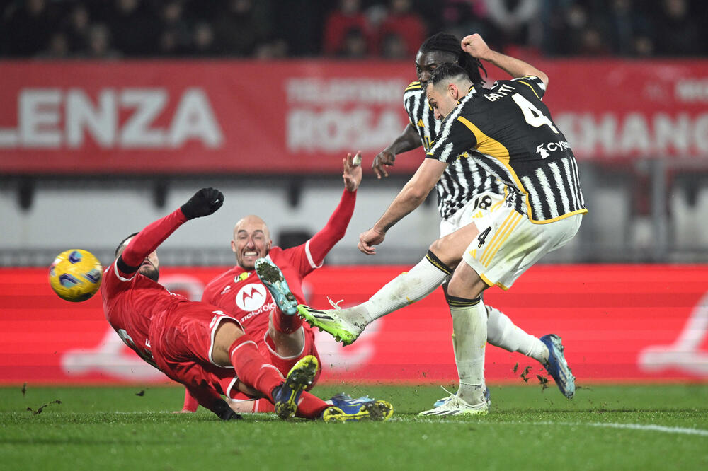 Gati je pogodio za trijumf "stare dame", Foto: Reuters