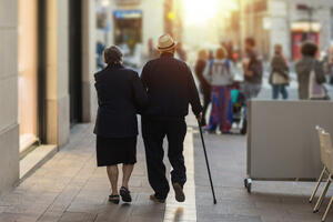 The Social Council proposes: The age limit for retirement...