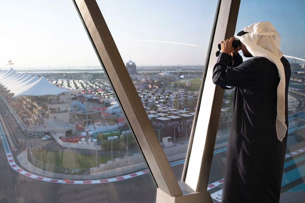 Šeik Mohamed bin Zajed al Nahvan prati trke Formule 1 u novembru, Foto: Rojters