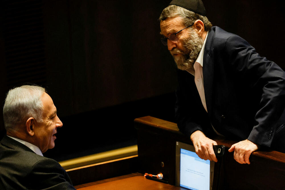 Netanjahu u Knesetu sa Mošem Gafnijem, liderom stranke Ujedinjeni judaizam Tore, Foto: Rojters