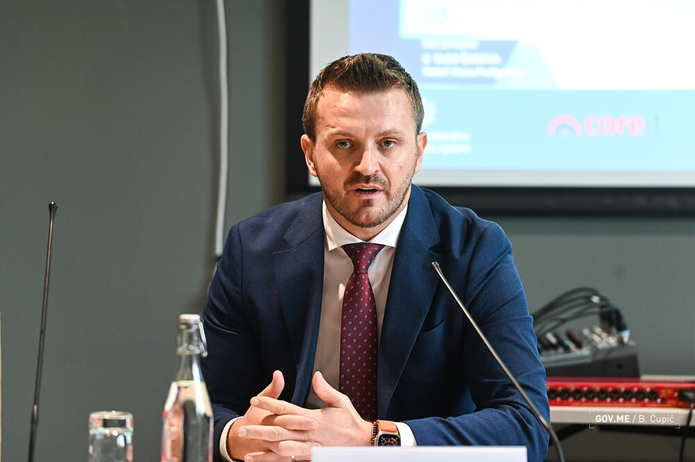 Tvrdi da se zakonito raspitivao za azil: Dukaj