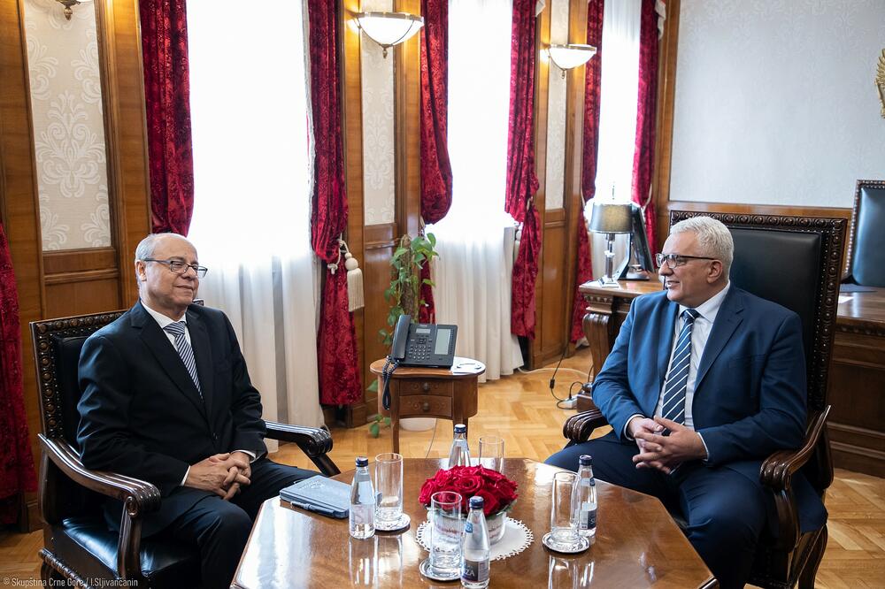 Sa sas, Foto: Skupština Crne Gore