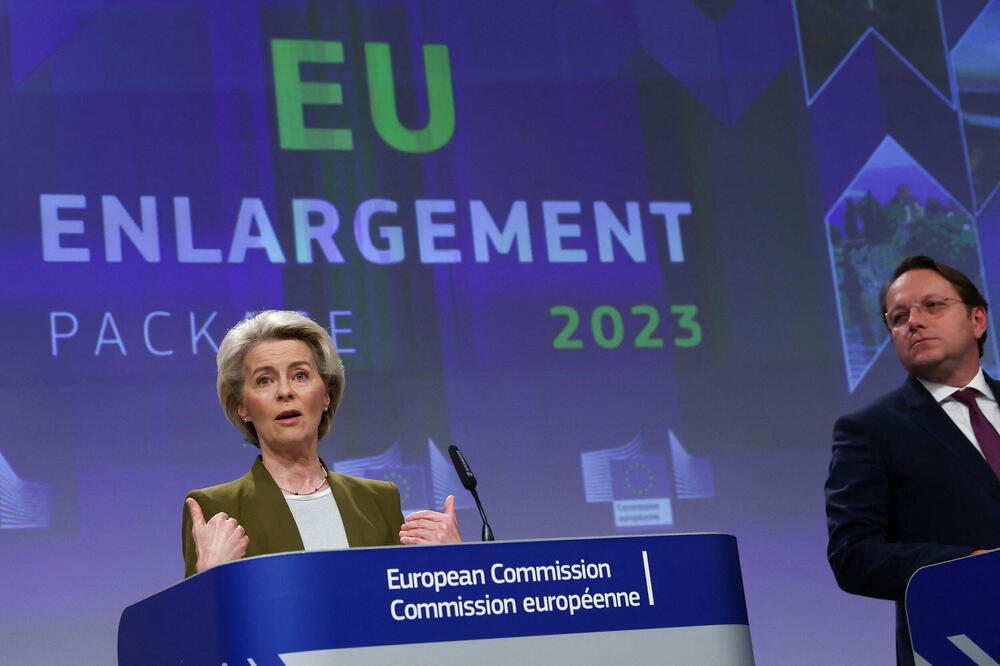 Šefica Evropske komisije Ursula fon der Lajen i komesar za proširenje Oliver Varhelji, Foto: Rojters