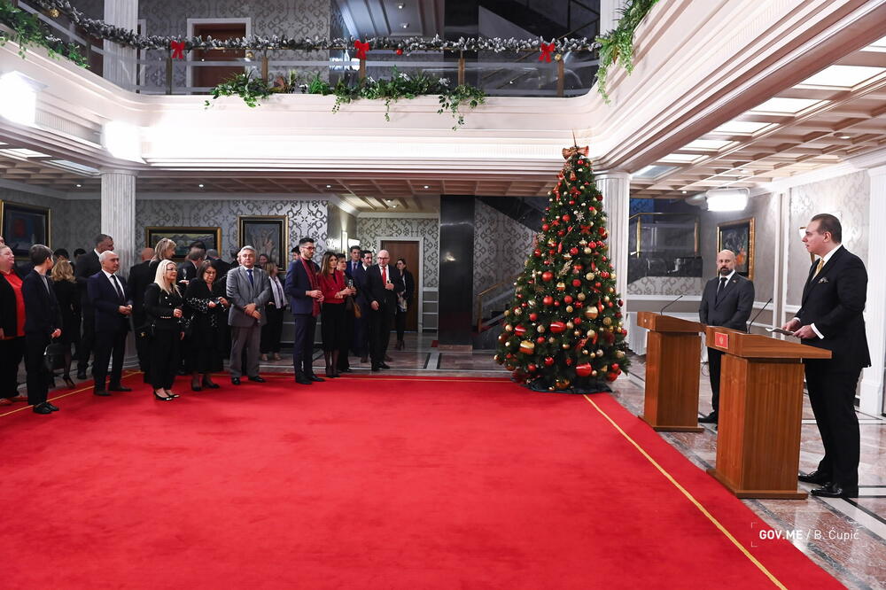 Sa novogodišnjeg prijema sa diplomatskim korom