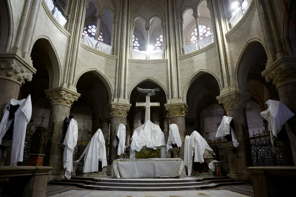 <p>Predviđeno je da se pretposljednja faza restauracije završi do kraja ove godine, zatim slijedi izrada površine krova i pokrivanje površine krova i kule, a ponovno otvaranje katedrale je zakazano za 8. decembar 2024.</p>