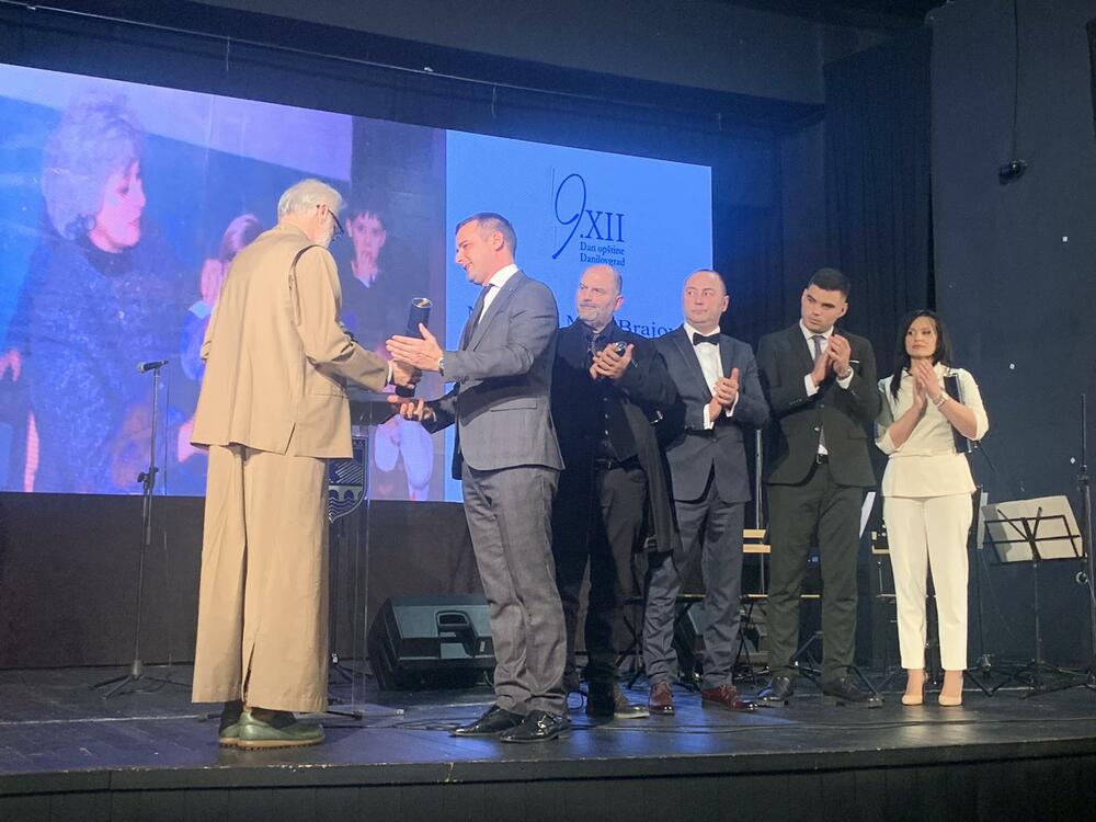 <p>Održana svečana sjednica Skupštine opštine Danilovgrad</p>