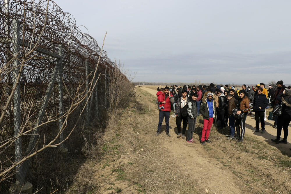 Migranti na granici između Grčke i Turske u februaru 2020.