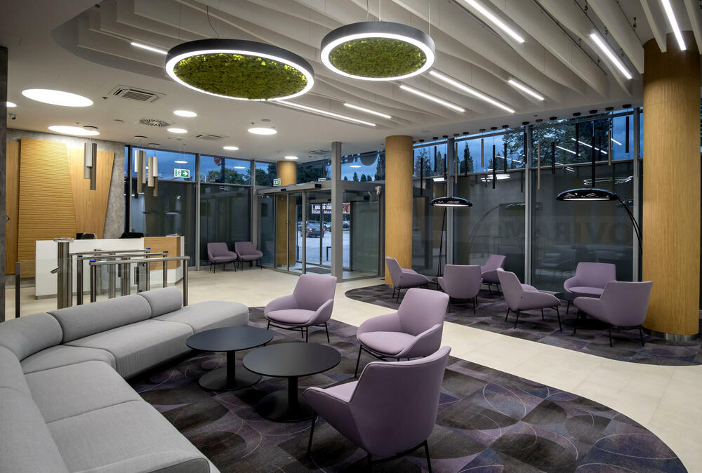 <p>Ostvarivanjem svojih poslovnih ciljeva na bazi tradicije i povjerenja kao i odgovornim njegovanjem poslovnih vrijednosti NLB Banka oblikuje novu sliku bankarske kulture.</p>