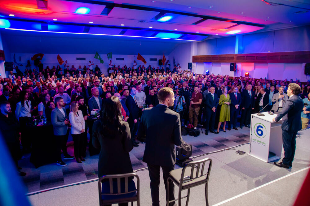 Sa jedne od konvencija GP URA, Foto: GP URA