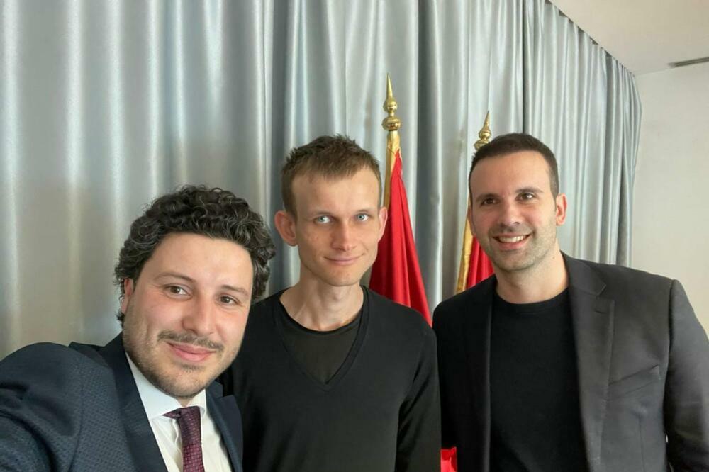 Bivši premijer Dritan Abazović, Buterin i Spajić u aprilu 2022. godine