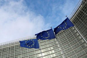 EU: Social networks to hire fact-checkers to fight fake...