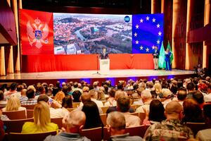 URA: Spajić da poveća plate prosvjetarima, osuđujemo njegovo...