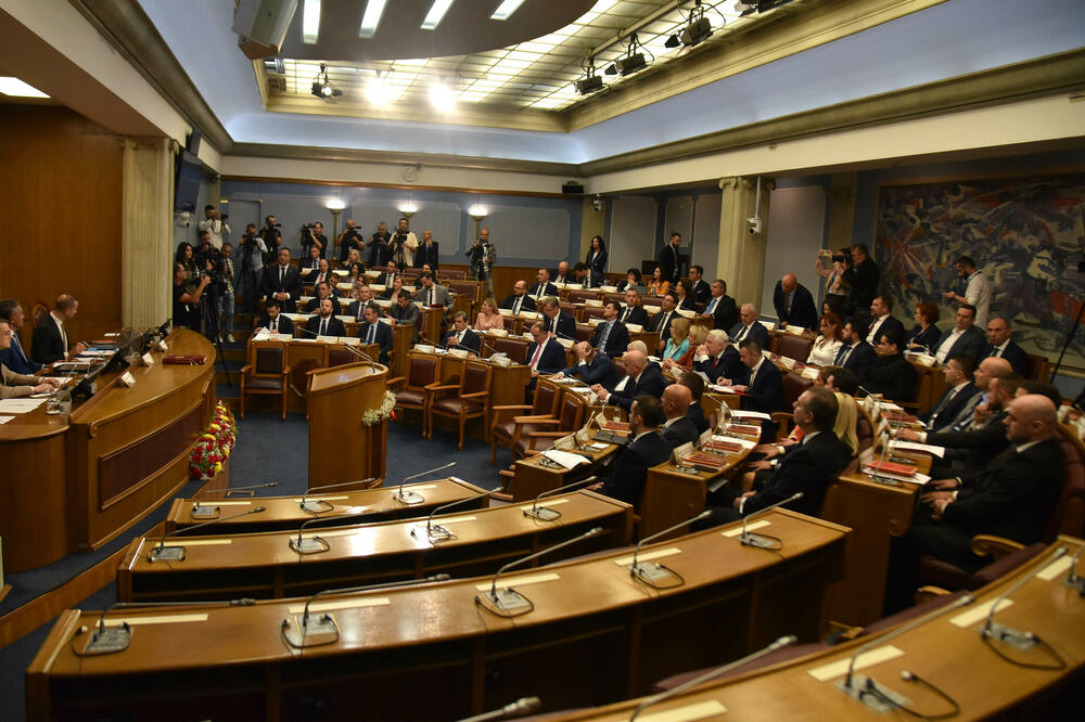 Za Skupštinu naredne godine planirano 11,3, a ove godine imali 10,9 miliona, Foto: BORIS PEJOVIC