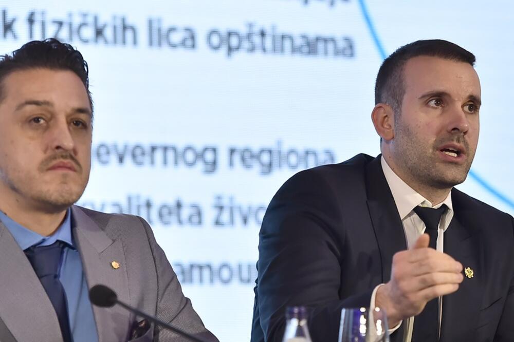 Vuković i Spajić na predstavljanju predloga budžeta za 2024. godinu, Foto: Vlada Crne Gore