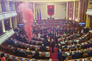The Albanian opposition interrupted the opening of the parliament session