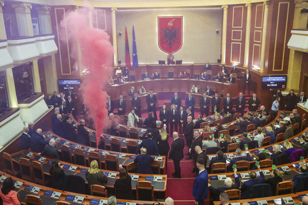Detalj iz albanskog parlamenta, Foto: Beta/AP