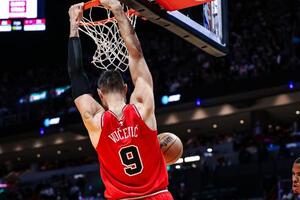 Vucevic and the Bulls blew away Miami in eight minutes