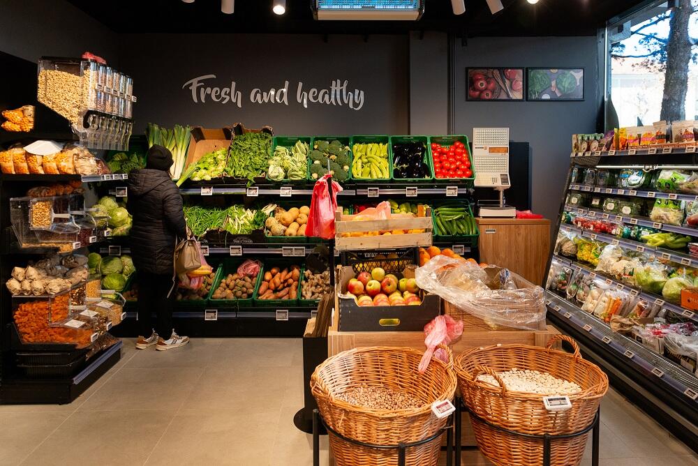 <p>Prvi Voli market u Tivtu je otvoren 2012. godine i od prvog dana predstavlja omiljeno mjesto kupovine za stanovnike Tivta i njihove goste.</p>