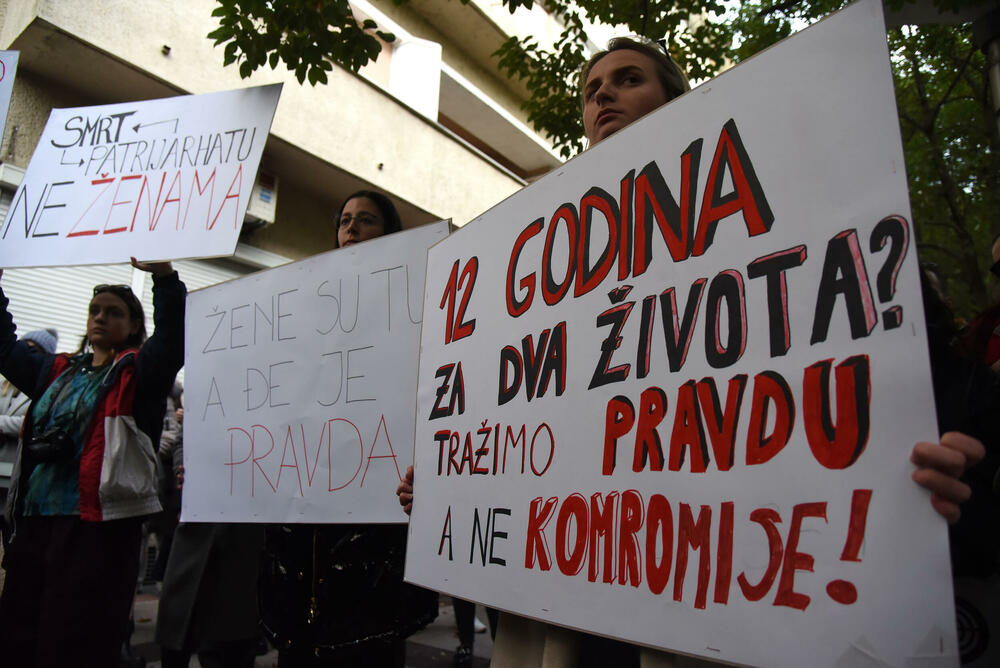 <p>Centar za ženska prava, između ostalog, traži da Vlada uspostavi nacionalno tijelo za koordinaciju i sprovođenje politika i mjera za sprečavanje i borbu protiv svih vidova nasilja obuhvaćenih Istanbulskom konvencijom</p>