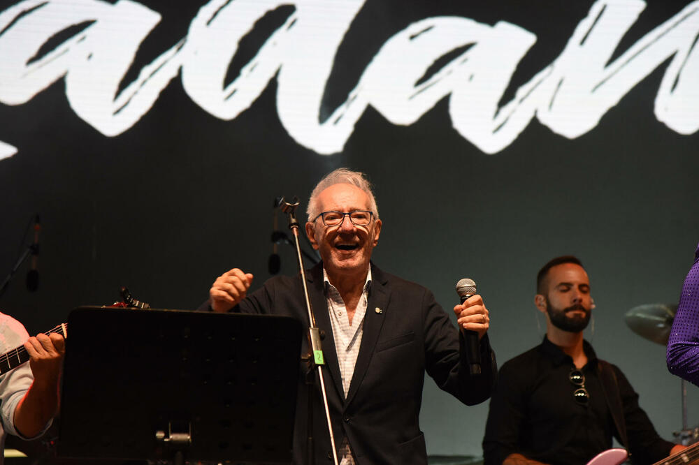 Mirsad Serhatlić otpjevao sve pjesme na albumu, Foto: Luka Zekovic