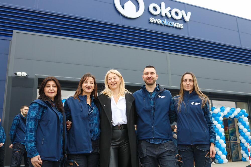 <p><em>Novi Sad, 15. decembar – Kompanija Okov nastavlja uspješnu regionalnu ekspanziju. Građani Novog Sada sa oduševljenjem su dočekali otvaranje Okov prodajnog centra, trećeg na tržištu Srbije na kom ova kompanija sa uspjehom posluje od 2019. godine.</em></p>