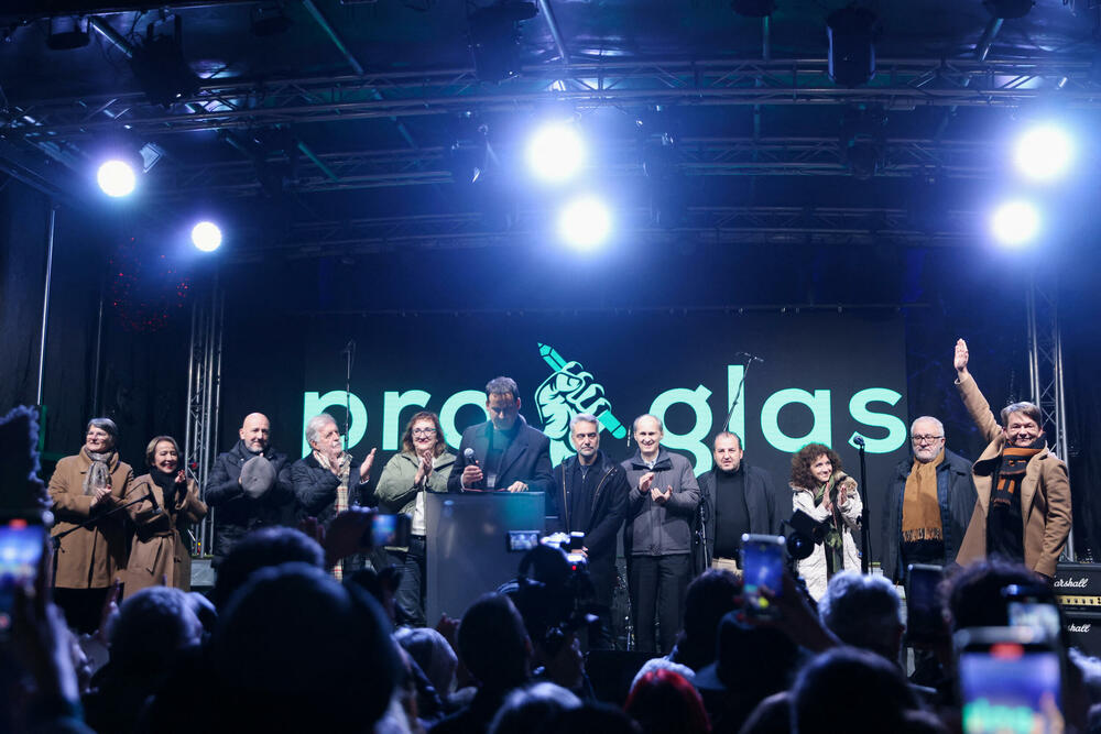 Članovi ProGlasa na skupu u Beogradu 14. decembra