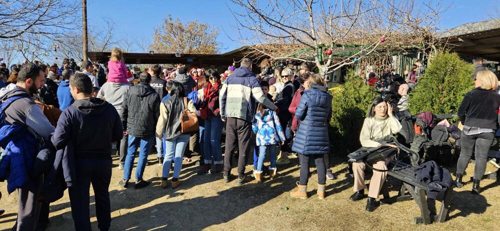 <p>Posjetioci su imali priliku da uživaju u raznovrsnim domaćim sokovima, rakiji, kuvanom vinu, kafi, čajevima, priganicama, domaćem džemu</p>