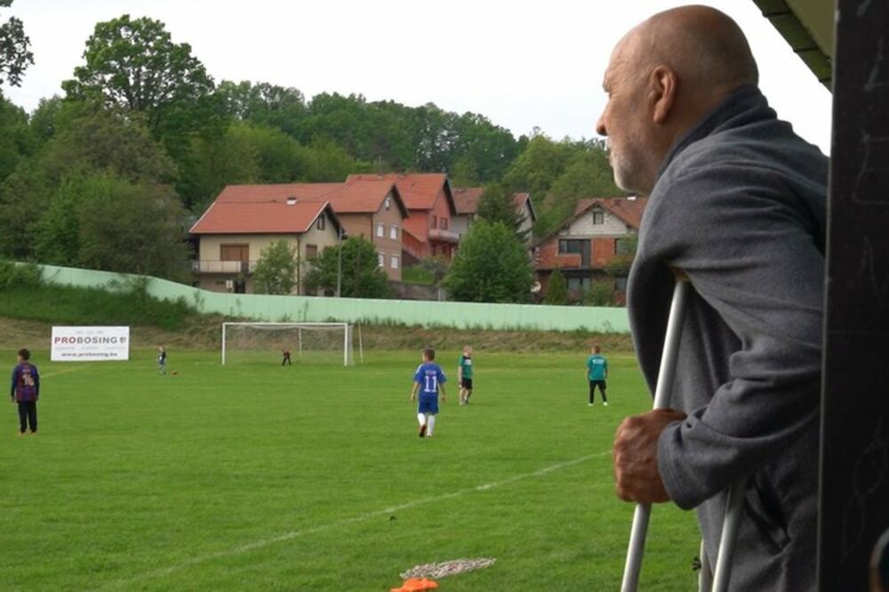Do prije 10 godina Enver je češće bio među igračima nego na tribinama, Foto: BBC