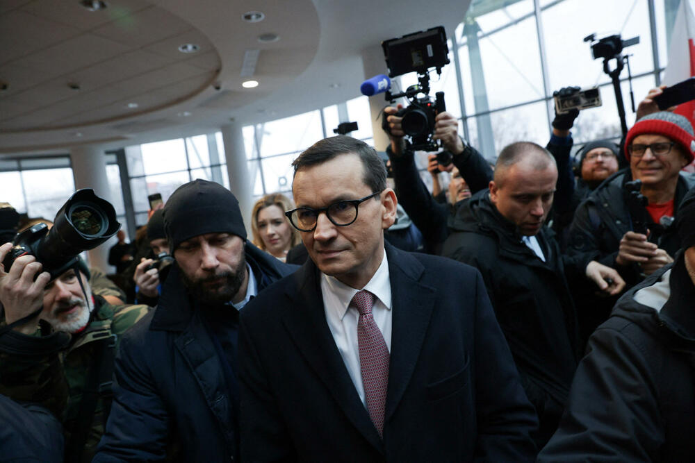 Bivši premijer mateuš Moravjecki na protestnom skupu nakon smjene uprave državnih medija