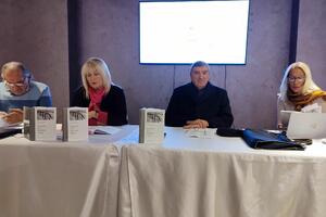 Roman o "zemlji iza božjih leđa" iz ugla Holanđanina