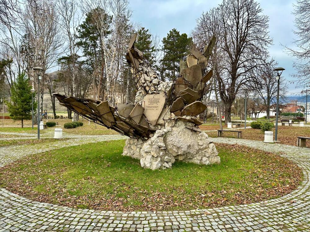 Skulptura 'Jabučilo', Zoran Mojsilov