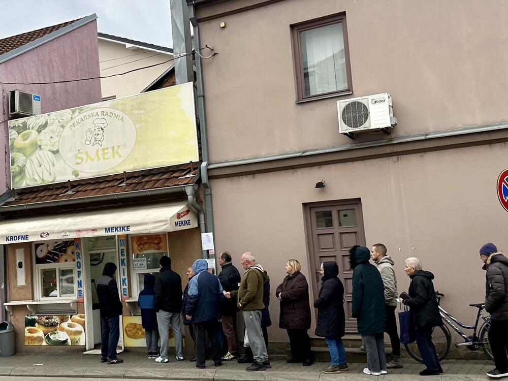 The line in front of the bakery