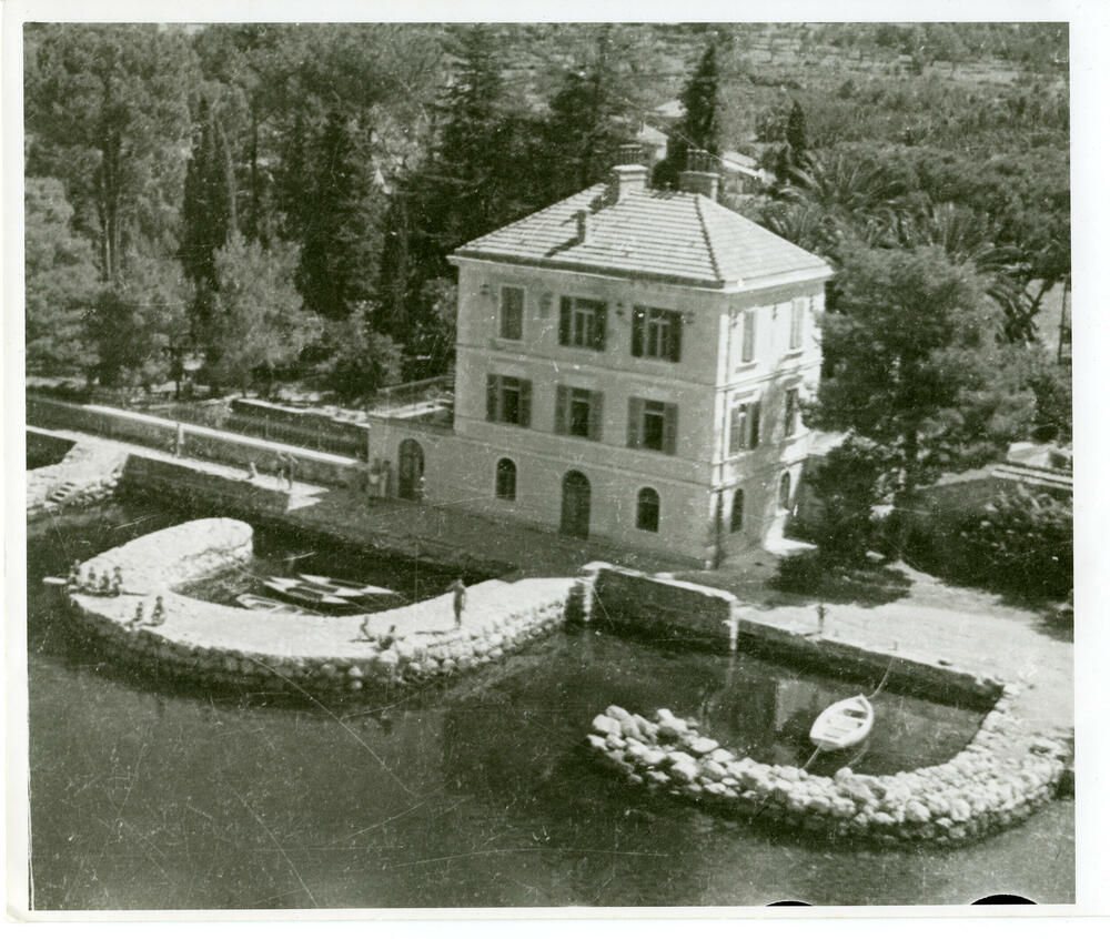 Nekadašnji izgled palate Ivović sa dijelom parka oko nje