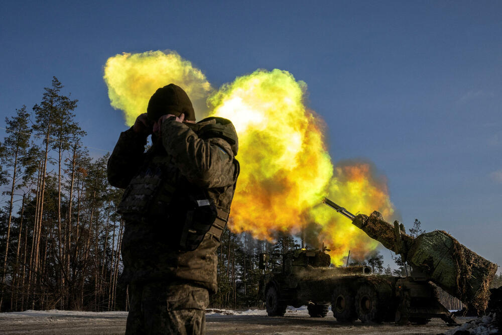 Pripadnik 45. ukrajinske brigade ispaljuje rakete na ruske pozicije u Donjecku