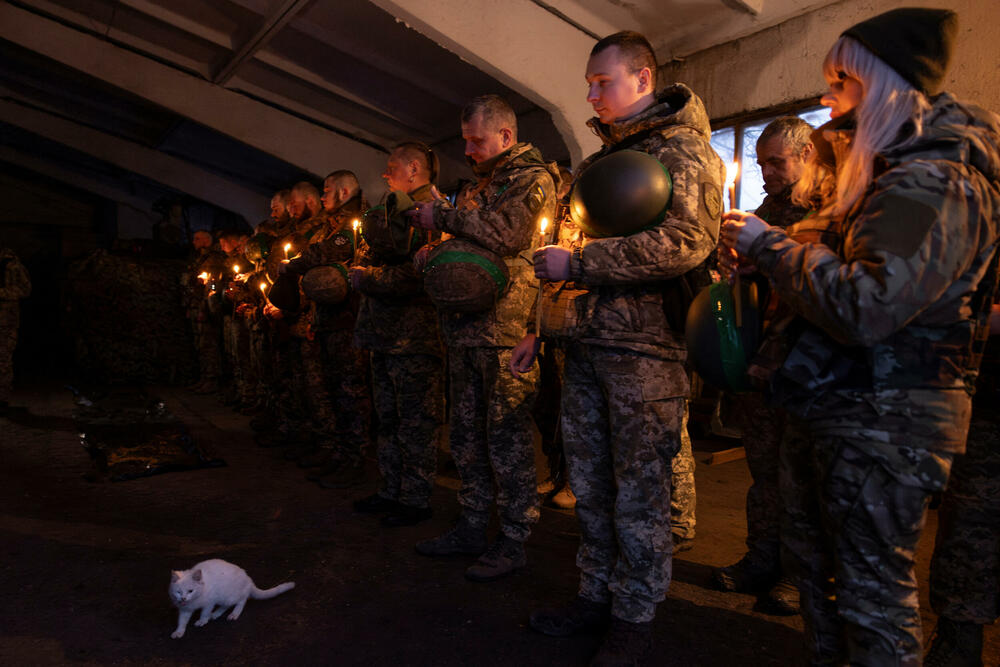 <p>Ukrajinski predsjednik Volodimir Zelenski potpisao je u julu zakon kojim se proslava pomjera za 25. decembar, rekavši da omogućava Ukrajincima da "napuste rusko nasljeđe nametanja božićnih proslava 7. januara"</p>