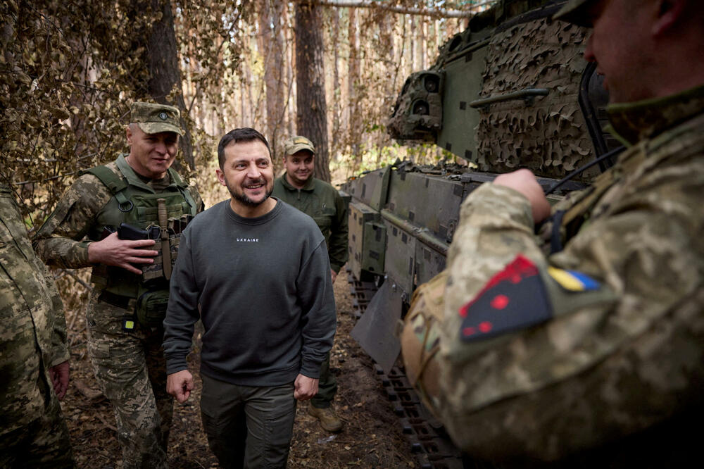 Zelenski tokom jedne posjete vojnicima na liniji fronta u istočnoj Ukrajini, Foto: Reuters
