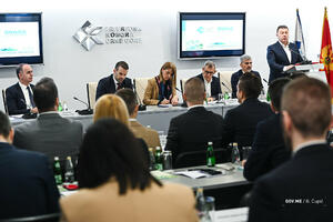 Niži porezi za privredu, stroži uslovi za bolovanja