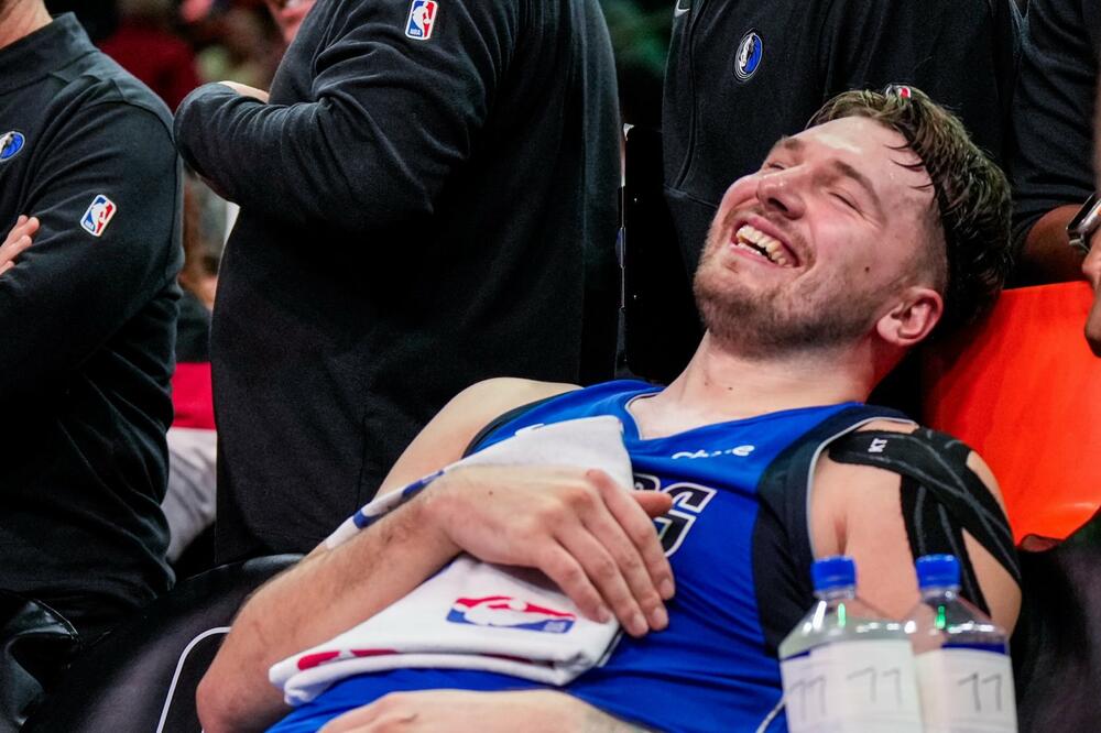 Dončić tokom meča sa Finiksom, Foto: Dallas Mavericks (X)